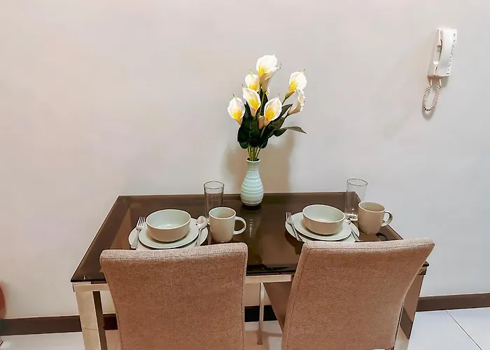 Comfy In Malate For 4 - Admiral Baysuites