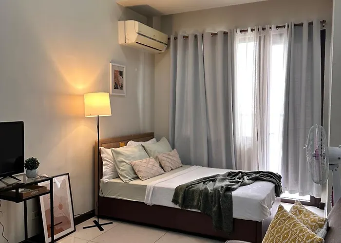 Comfy In Malate For 4 - Admiral Baysuites