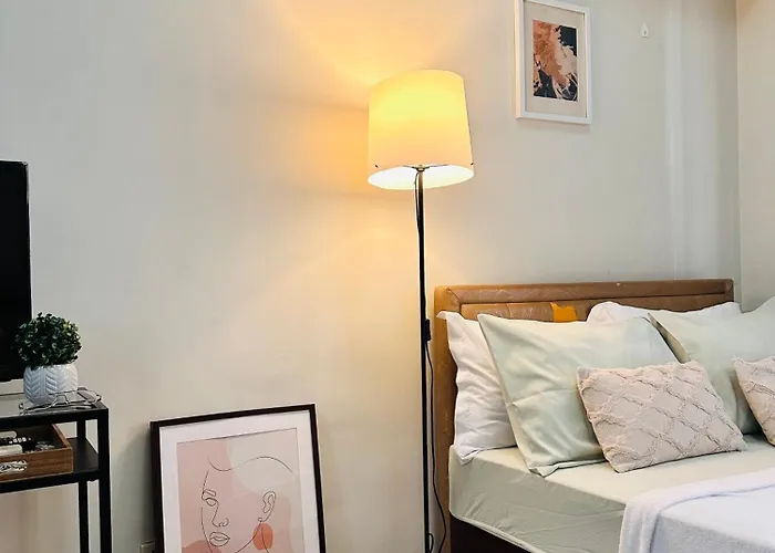 Comfy In Malate For 4 - Admiral Baysuites *