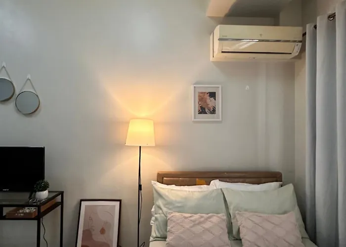 Apartment Comfy In Malate For 4 - Admiral Baysuites